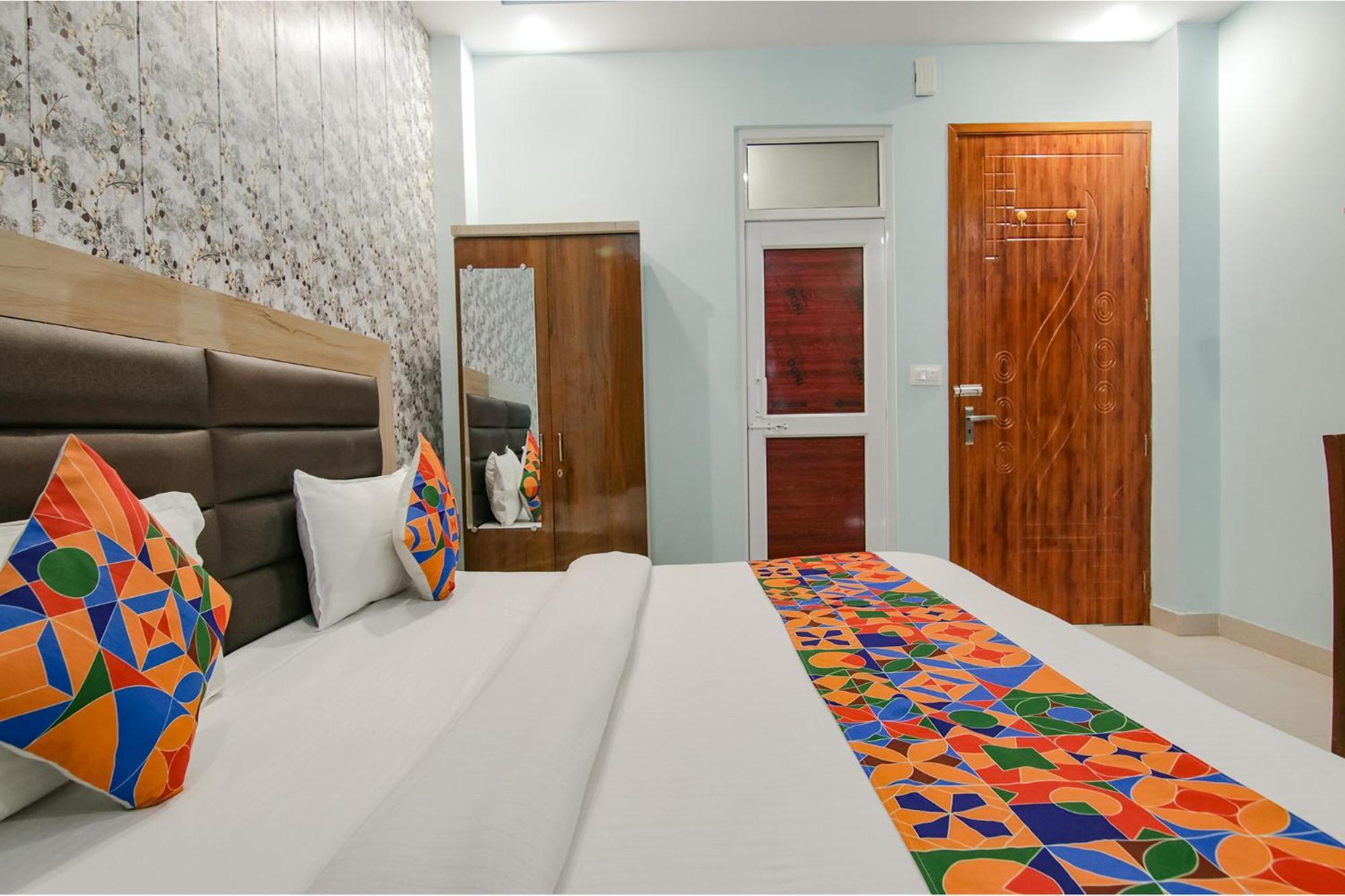 Hotel Kaanha Residency Inn By Shree Krishna Hospitality Rishīkesh Rum bild